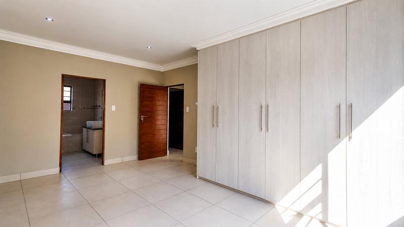 2 Bedroom Property for Sale in Heuwelsig Free State
